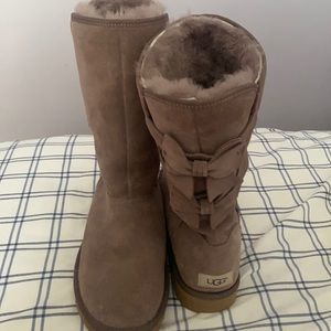 Light purple/greyish high UGGs, barely warm size 9